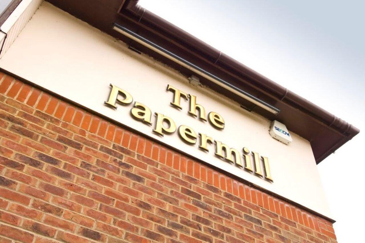 Premier Inn High Wycombe/Beaconsfield Екстериор снимка