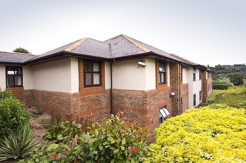 Premier Inn High Wycombe/Beaconsfield Екстериор снимка